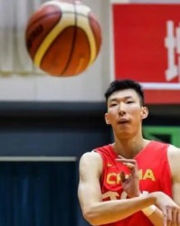 元游棋牌-两场世预赛过后，胡明轩等5名球员或无缘国家队，周琦留队查看
